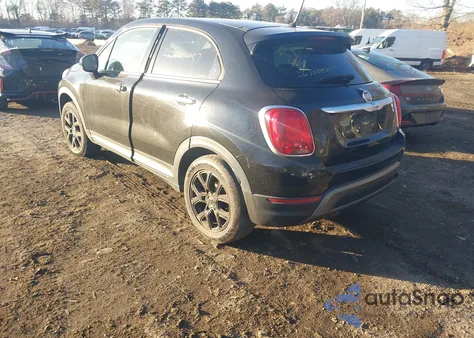 2016 Fiat 500X Trekking z USA, uszkodzony, nr VIN ZFBCFYCT7GP342730